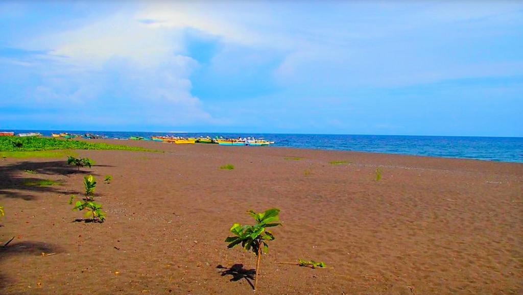 Somewhere Else Boutique Resort Mambajao Exterior photo