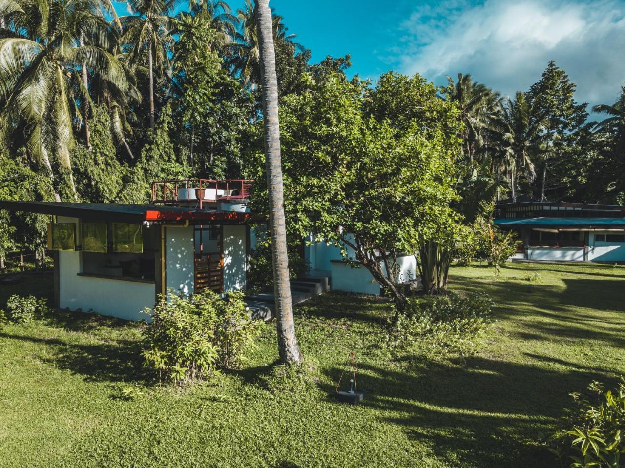 Somewhere Else Boutique Resort Mambajao Exterior photo